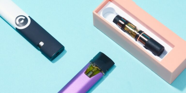 Click to see a larger version of the image Vape pod and 510 cartridge