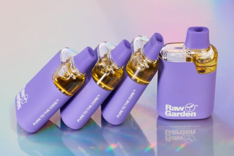 Raw Garden supplied product photograph for Distillate All-in-One Vape